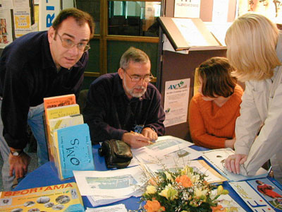 Gilles Demontay Prsident de l'OMS et une partie de son quipe en plein travail!